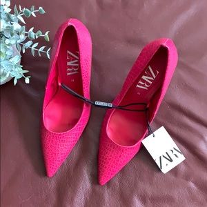 NWT ZARA Pink Alligator Pumps